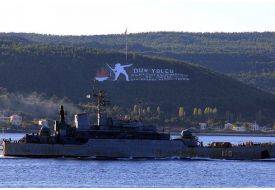 Rus Gemisi Çanakkale Boğazı'ndan Geçti
