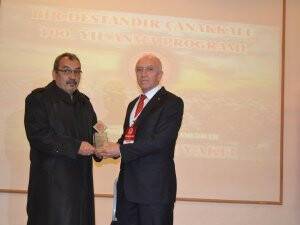 Ali Patlak ile Ahmet Abalı plaket töreninde