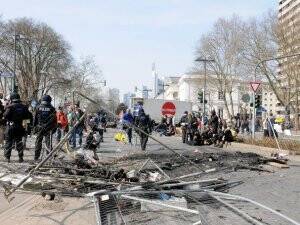 Frankfurt’ta Eylemde 88 Polis Yaralandı