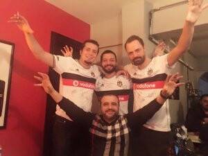 “Sevinmek için sevmedik” diyorlar