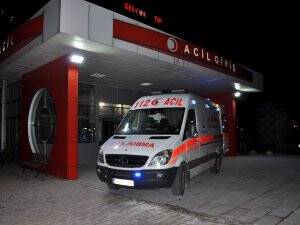 İçki Parası Vermeyen Arkadaşını Bıçakladı