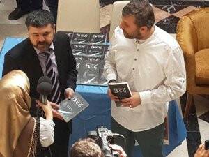 Eşrefoğlu romanı Beğ için Söyleşi ve imza günü