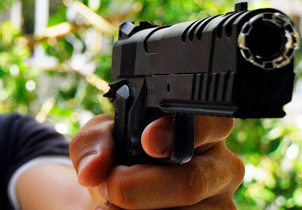 Kürt Topluluğu Enstitüsü'nde 3 kadın başlarından vurulmuş halde bulundu.