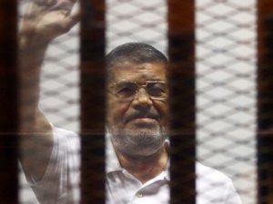 Mısır'da Mursi'ye 20 yıl hapis