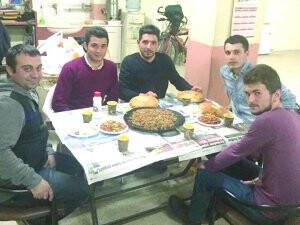 Hasan Hüseyin Çetinkaya’dan saç kavurma ikramı