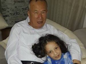 Ali Demirhan torunu ile