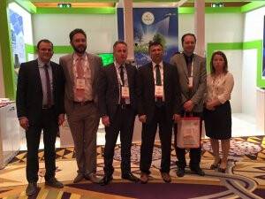 Savaş Hoca mühendis arkadaşları ile birlikte