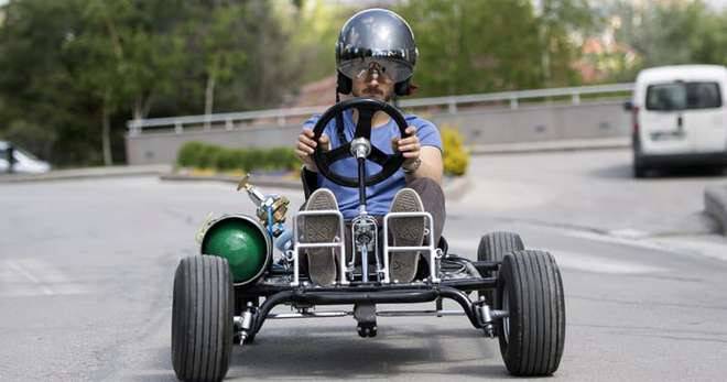 Havayla çalışan yerli araba