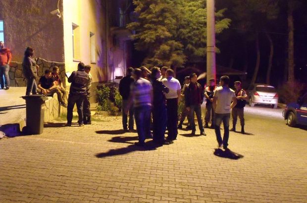 Pamukkale Üniversitesi'nde öğrenciler birbirine girdi