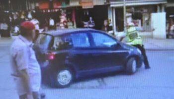 Kadın Sürücü Ceza Kesmek İsteyen Polise Çarpıp Kaçtı