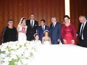 Sevil ile Çağlar dünya evine girdi