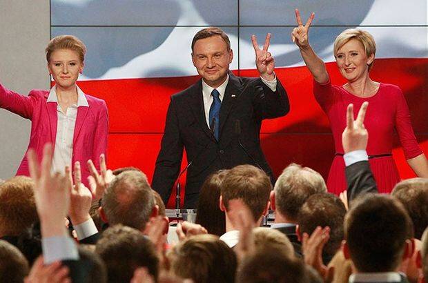 Polonya’da kazanan muhafazakârlar oldu