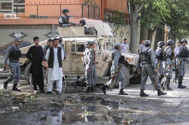 Afganistan'da misafirhaneye kanlı saldırı