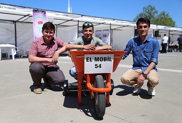 Liseli mucitlerden motorlu el arabası