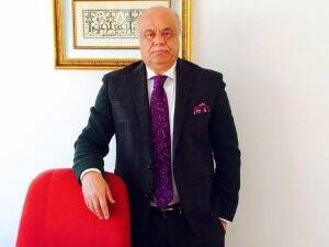 Veli Öncan Bey karizmadan taviz vermiyor