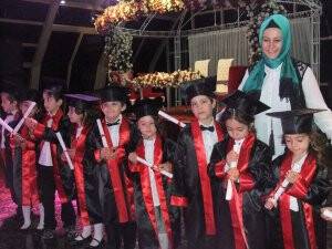 Mevlana Anaokulunda mezuniyet sevinci