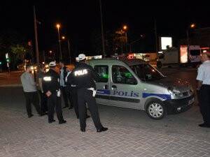 Yardım için geldiler, cüzdan çaldılar!