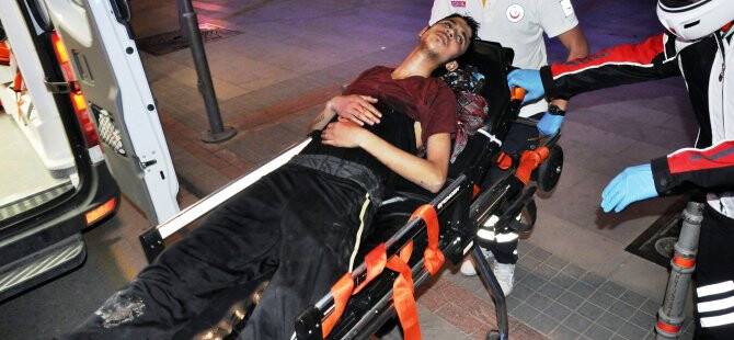 Arkadaşlar Arasında Bıçaklı Kavga: 1 Yaralı
