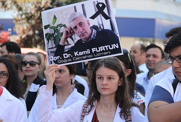 Op. Dr. Furtun'un Vurulduğu Hastanede Mesai Arkadaşları İş Bıraktı