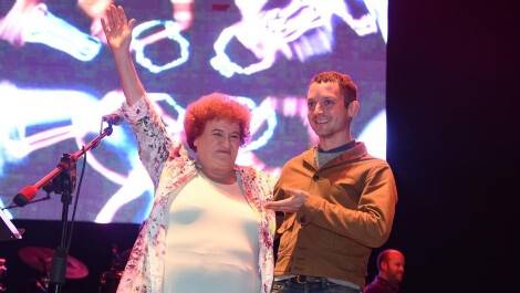 'Yüzüklerin Efendisi' Filminin Frodo'su Selda Bağcan'a Kavuştu