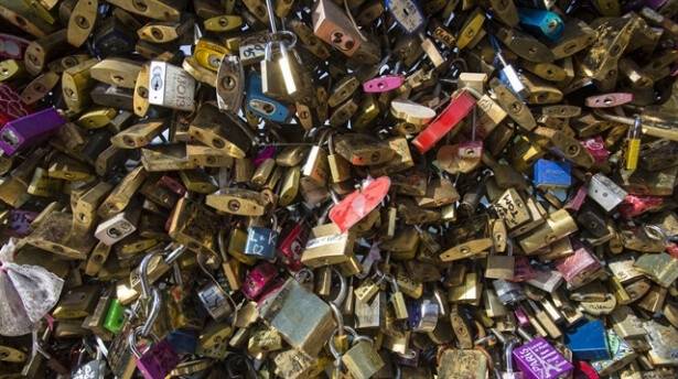 Paris'te Aşk Kilitlerine Veda