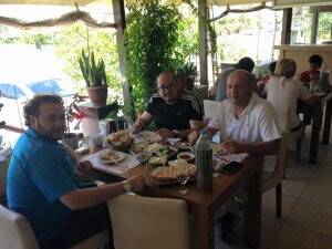 Ceylan’lar mükellef bir kahvaltıda