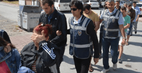 Yazlık Evde Parti Yaparken Yakalandılar