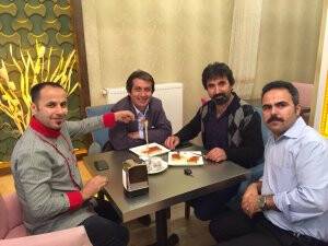 Tanıdık isimler Hatay künefenin tadını çıkartıyor