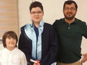 Özcan ailesinde mezuniyet mutluluğu