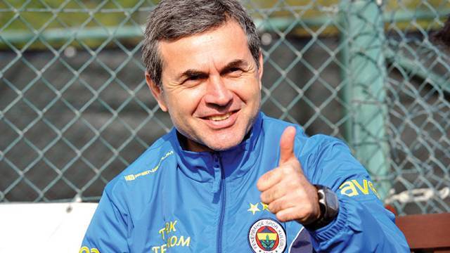 Fenerbahçe, Aykut Kocaman'a yöneldi