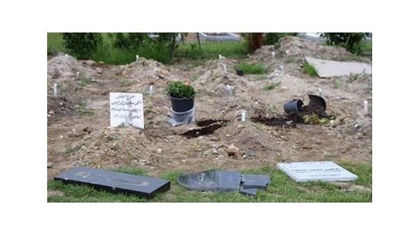 Müslüman mezarlığına çirkin saldırı