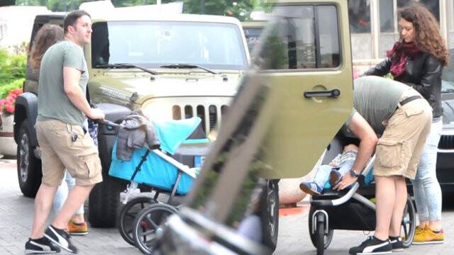 İlker Ayrık İlk Kez Ailesi ile Birlikte Görüntülendi