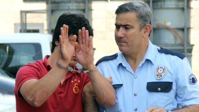 Hırsızlık İçin Girdiği Evde Uyuyan Kadının Yanına Yattı
