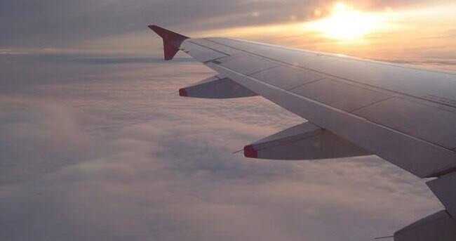 Uçarken kendini tamir eden uçak kanadı