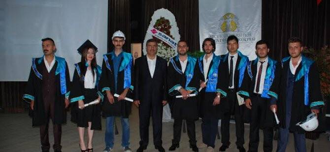 İnşaat Mühendislerinin Mezuniyet Sevinci