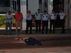 İzmir'de balkondan düşen kişi öldü