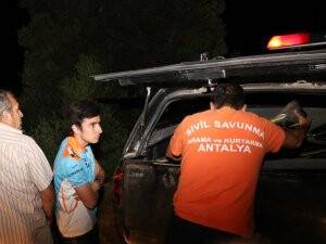 Dağda mahsur kalan liseli gençler kurtarıldı