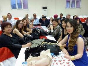 Yüce ailesi nişanda