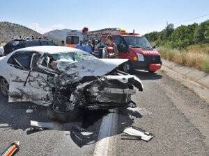 Adıyaman'da iki otomobil çarpıştı: 1 ölü, 2 yaralı