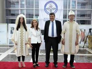 Karatay Üniversitesi'nden tarihi mezuniyet cübbesi