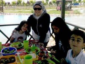 Erdem ailesi Kelebekler Vadisinde