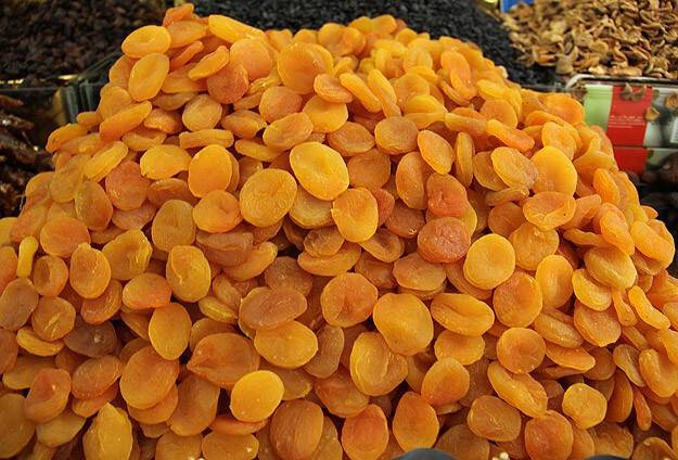 Vitamin deposu kayısı iftar sofralarının "baş tacı"