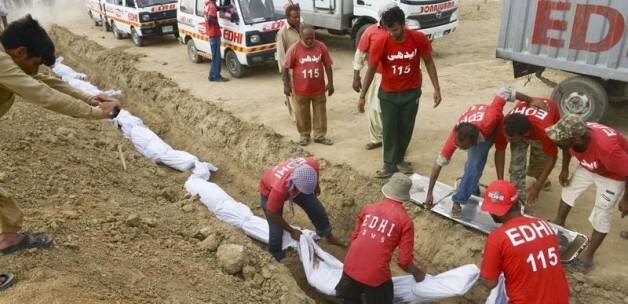 Pakistan'da ölü sayısı 1400'e yükseldi