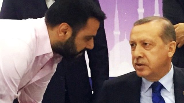 Alişan, Cumhurbaşkanı Erdoğan'la İftar Fotoğrafını Paylaştı
