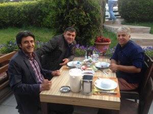 Aydoğan Deveci Konya’dan gelen dostları ile