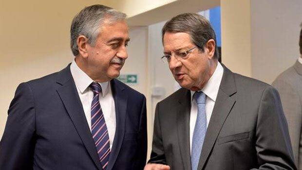 Akıncı ve Anastasiadis ara bölgede bir araya geldi