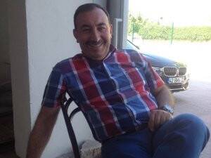 Emin Karaer neşe içerisinde ezanı bekliyor