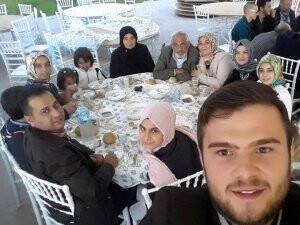 Esdegel ailesi iftar sofrasında