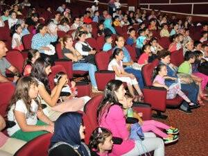 Akşehir'de çocuklar için tiyatro