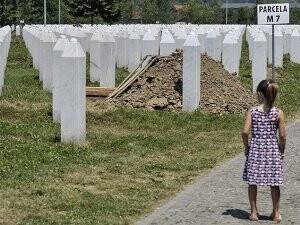'BM destek verse Srebrenitsa katliamı önlenebilirdi'